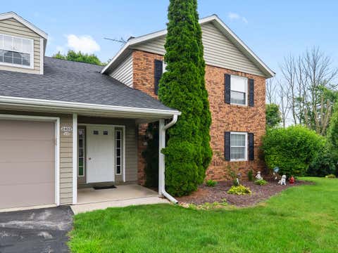 Photo of 2402 Cross Creek Dr, Sheboygan, WI 53081 (MLS # 1976771)