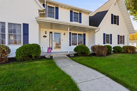 Photo of 4521 Country Ln, Manitowoc, WI 54220 (MLS # 1986595)