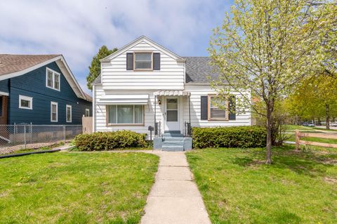 Photo of 9200 W Swan Cir, Milwaukee, WI 53225 (MLS # 1959303)