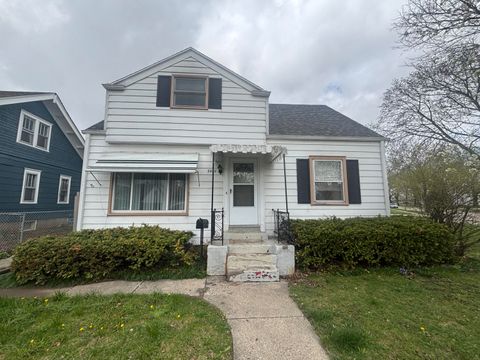 Photo of 9200 W Swan Cir, Milwaukee, WI 53225 (MLS # 1959303)