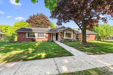 Photo of W71N980 Harrison Ave, Cedarburg, WI 53012 (MLS # 1963501)