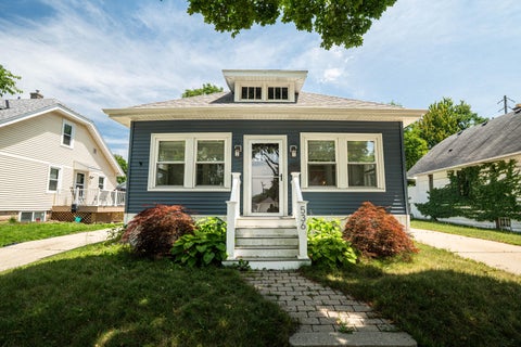 Photo of 536 N 61st St, Wauwatosa, WI 53213 (MLS # 1970820)