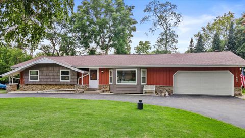 Photo of 11663 W Sunnybrook Rd, Franklin, WI 53132 (MLS # 1924080)