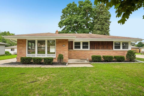 Photo of 7313 W Burdick Ave, Milwaukee, WI 53219 (MLS # 1982942)