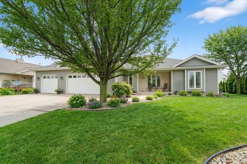 Photo of 8910 S River Edge Dr, Oak Creek, WI 53154 (MLS # 1953760)