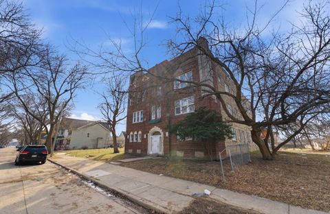 Photo of 2453 N 17th St, Milwaukee, WI 53206 (MLS # 1957152)