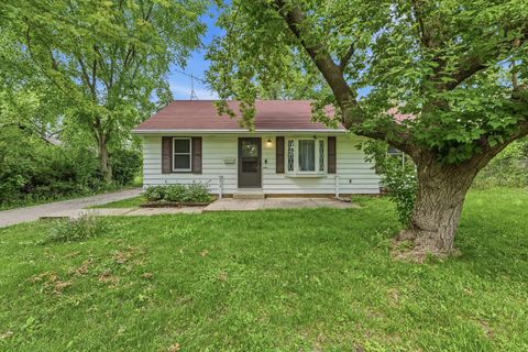 Photo of 2514 W Ramsey Ave, Milwaukee, WI 53221 (MLS # 1967443)