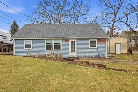 Photo of 33737 S Lakeshore Dr, Burlington, WI 53105 (MLS # 1954990)