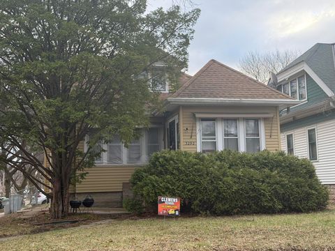 Photo of 3292 N 47TH St, Milwaukee, WI 53216 (MLS # 1957592)