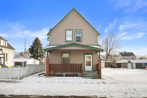 Photo of 605 Michigan Ave, Milwaukee, WI 53172 (MLS # 1948077)