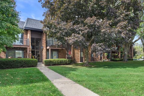 5175 S Root River Pkwy, Greenfield, WI 53228 - #: 1937596