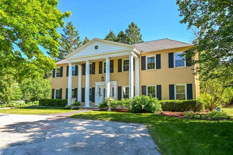 Photo of 229 W Indian Creek Ct, Fox Point, WI 53217 (MLS # 1973963)