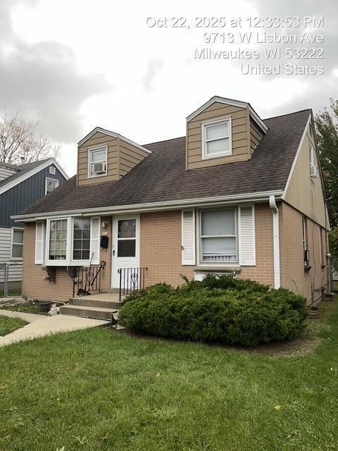 Photo of 9719 W Lisbon Ave, Milwaukee, WI 53222 (MLS # 1940237)