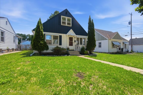 Photo of 3126 N 80th St, Milwaukee, WI 53222 (MLS # 1968396)