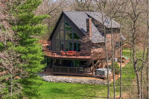 Photo of 6635 Deerpath Rd, Lyons, WI 53147 (MLS # 1959020)