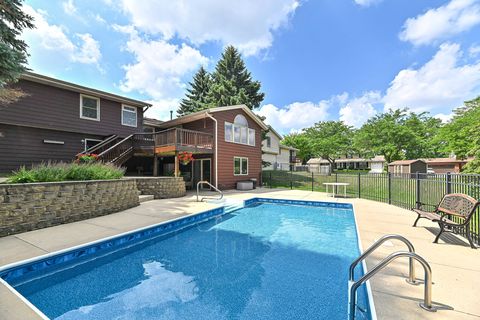 Photo of 1950 E Hickory Dr, Oak Creek, WI 53154 (MLS # 1926462)