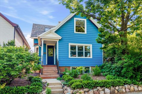 Photo of 2521 N Pierce St, Milwaukee, WI 53212 (MLS # 1965507)