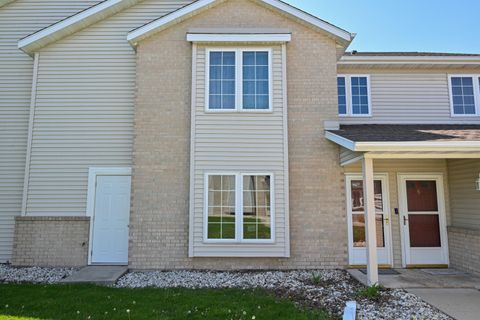Photo of 923 Prestwick -, Waterford, WI 53185 (MLS # 1961808)