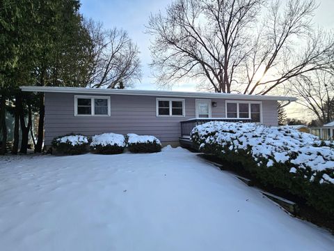 Photo of 603 Norris St, Beaver Dam, WI 53916 (MLS # 1947898)