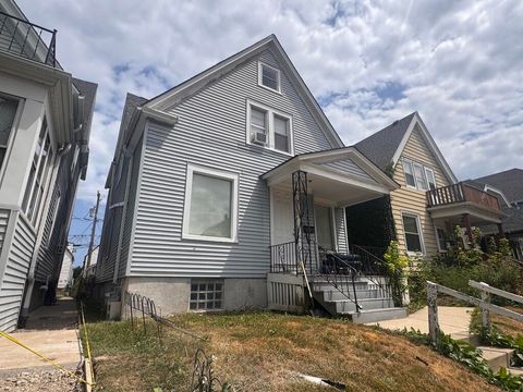 Photo of 2944 N Pierce St, Milwaukee, WI 53212 (MLS # 1973282)