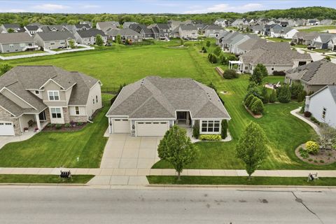 Photo of 1460 Prairie Creek Blvd, Oconomowoc, WI 53066 (MLS # 1963213)