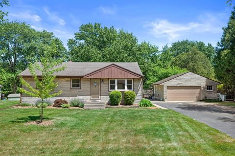Photo of 8874 S 81st St, Franklin, WI 53132 (MLS # 1964733)