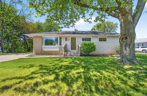 Photo of 4832 Tanglewood Ave, Caledonia, WI 53402 (MLS # 1963846)