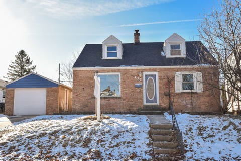Photo of 307 Marquette Ave, South Milwaukee, WI 53172 (MLS # 1904690)