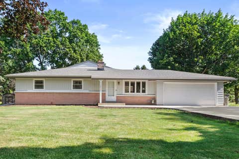 Photo of S67W13820 Hardwicke Pl, Muskego, WI 53150 (MLS # 1972816)
