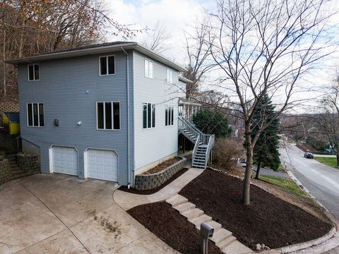 Photo of 1705 Ohlsun Ct, La Crosse, WI 54601 (MLS # 1956023)