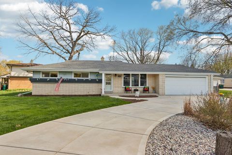 Photo of 11424 W Copeland Ave, Hales Corners, WI 53130 (MLS # 1958366)