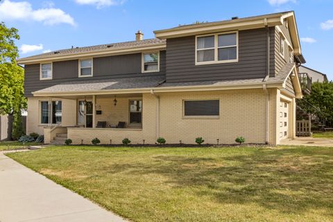 Photo of 9625 W Metcalf Pl, Milwaukee, WI 53222 (MLS # 1965137)