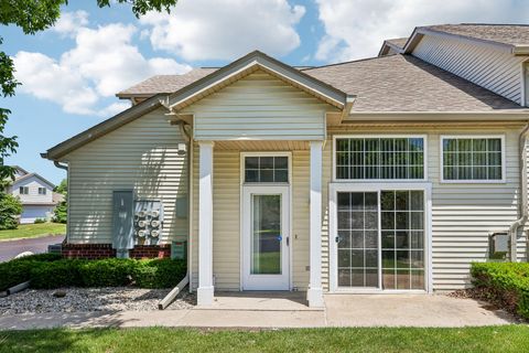 Photo of 2428 Fox River Pkwy, Waukesha, WI 53189 (MLS # 1967879)