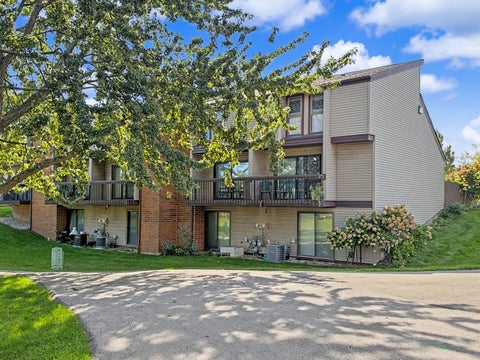 Photo of 5209 S 13th St, Milwaukee, WI 53221 (MLS # 1982683)