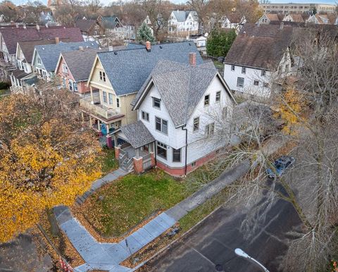 Photo of 3249 W Mckinley Blvd, Milwaukee, WI 53208 (MLS # 1944149)