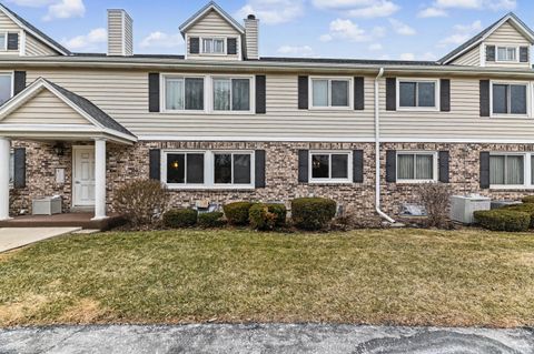 Photo of 1124 Pilgrim Pkwy, Elm Grove, WI 53122 (MLS # 1952545)