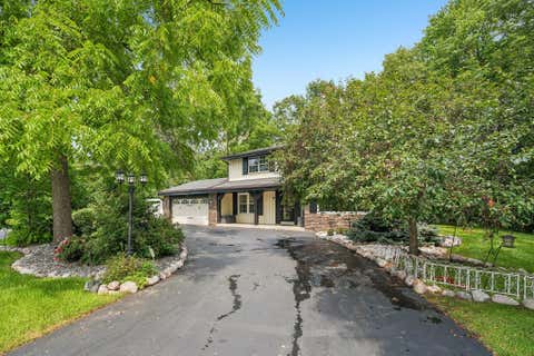 Photo of 5360 S 43rd St, Greenfield, WI 53220 (MLS # 1976013)