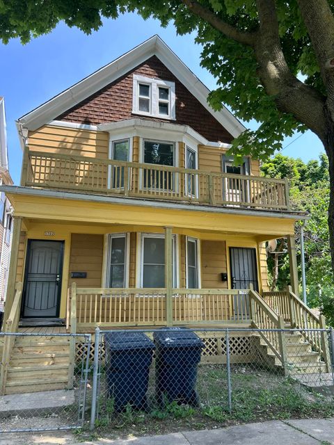 Photo of 2560 N 41st St, Milwaukee, WI 53210 (MLS # 1960886)
