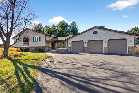 Photo of 7009 Barber Cir, West Bend, WI 53090 (MLS # 1946536)