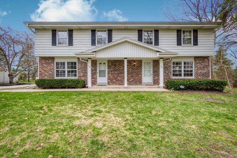 Photo of 560-570 Meadow Ct, Brookfield, WI 53045 (MLS # 1958146)