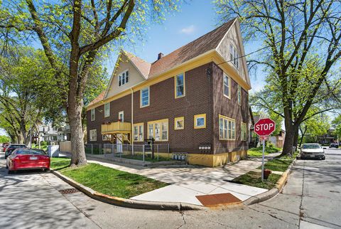 Photo of 2802 N Weil St, Milwaukee, WI 53212 (MLS # 1962661)