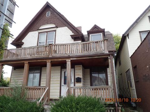Photo of 2860 N TEUTONIA Ave, Milwaukee, WI 53206 (MLS # 1951297)