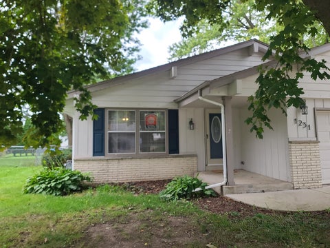 Photo of 1231 School Dr, Waukesha, WI 53189 (MLS # 1981351)