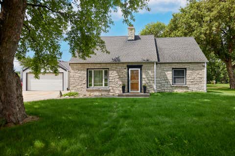 Photo of 113 N 121st St, Wauwatosa, WI 53226 (MLS # 1977529)