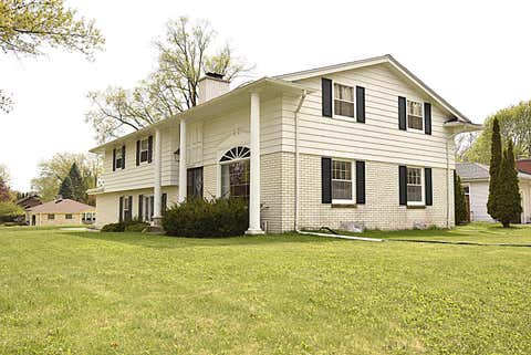 Photo of 208 Fairview Ave, South Milwaukee, WI 53172 (MLS # 1918280)