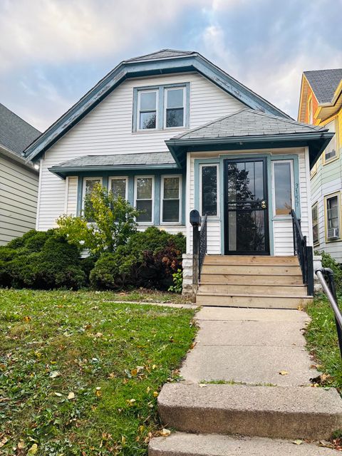 3157 N 15th St, Milwaukee, WI 53206 - #: 1942335