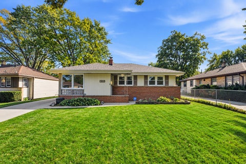 Photo of 8725 W Palmetto Ave, Milwaukee, WI 53225 (MLS # 1984047)