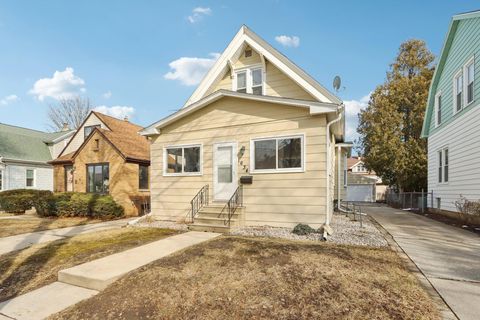 Photo of 1634 S 80th St, West Allis, WI 53214 (MLS # 1953023)