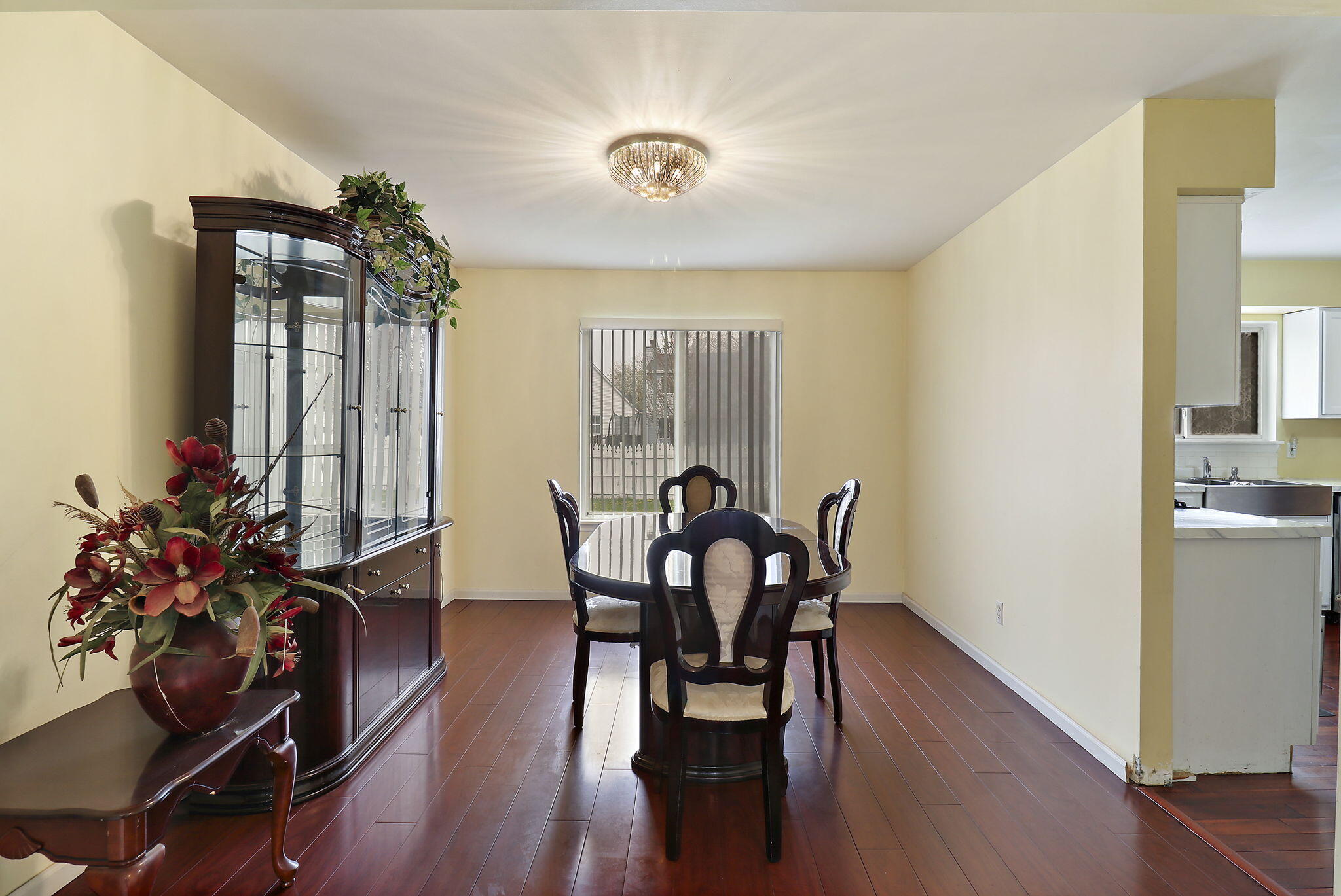 Kenosha, Wisconsin 53142, United States, 3 Bedrooms Bedrooms, ,3 BathroomsBathrooms,Residential,Pending,123463