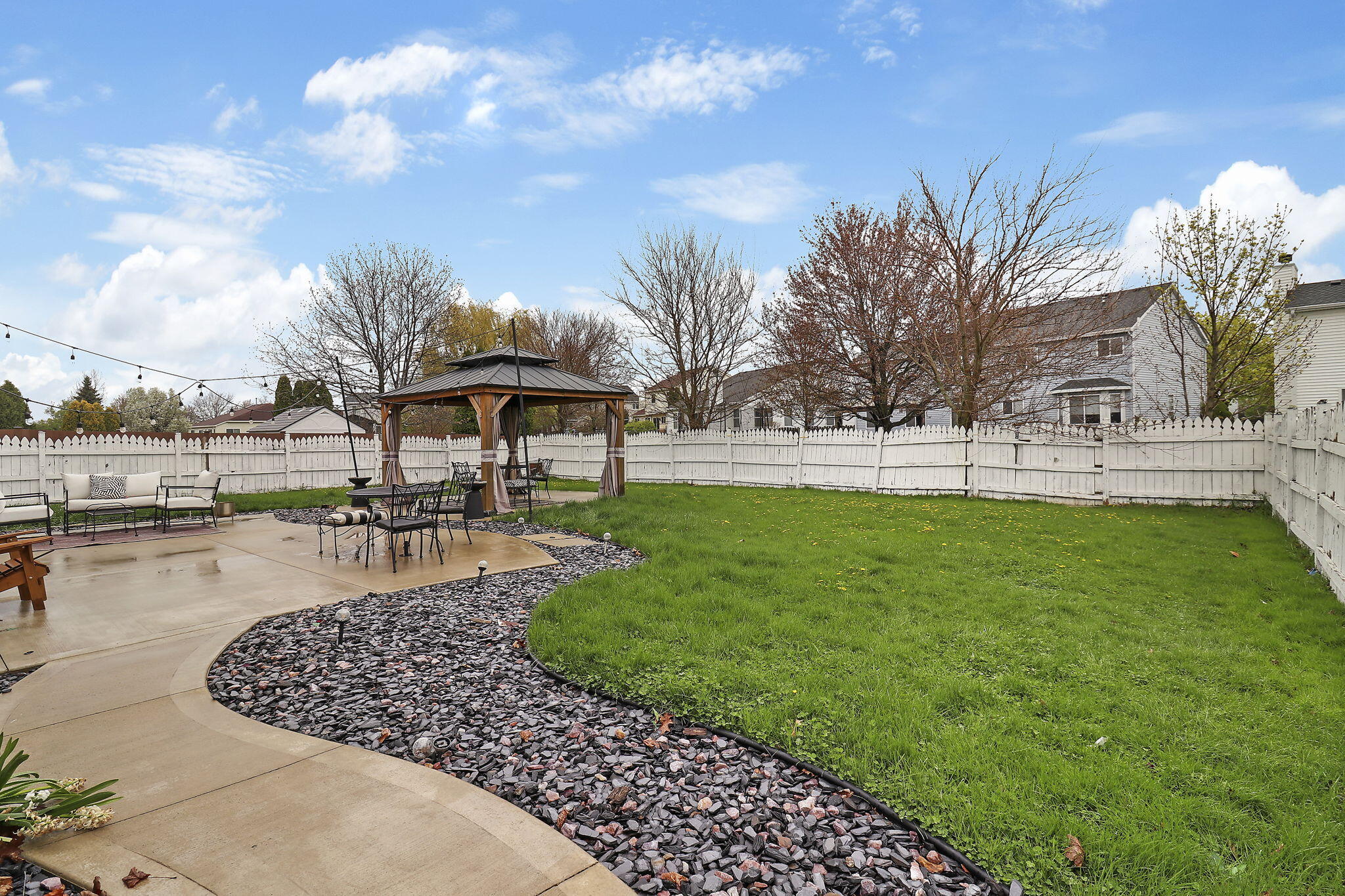 Kenosha, Wisconsin 53142, United States, 3 Bedrooms Bedrooms, ,3 BathroomsBathrooms,Residential,Pending,123463